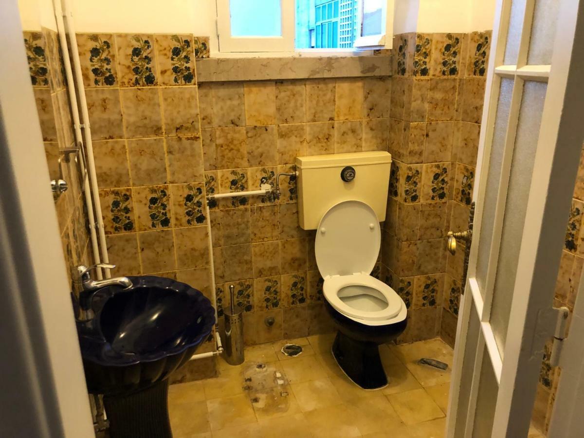 Apartment 3f *