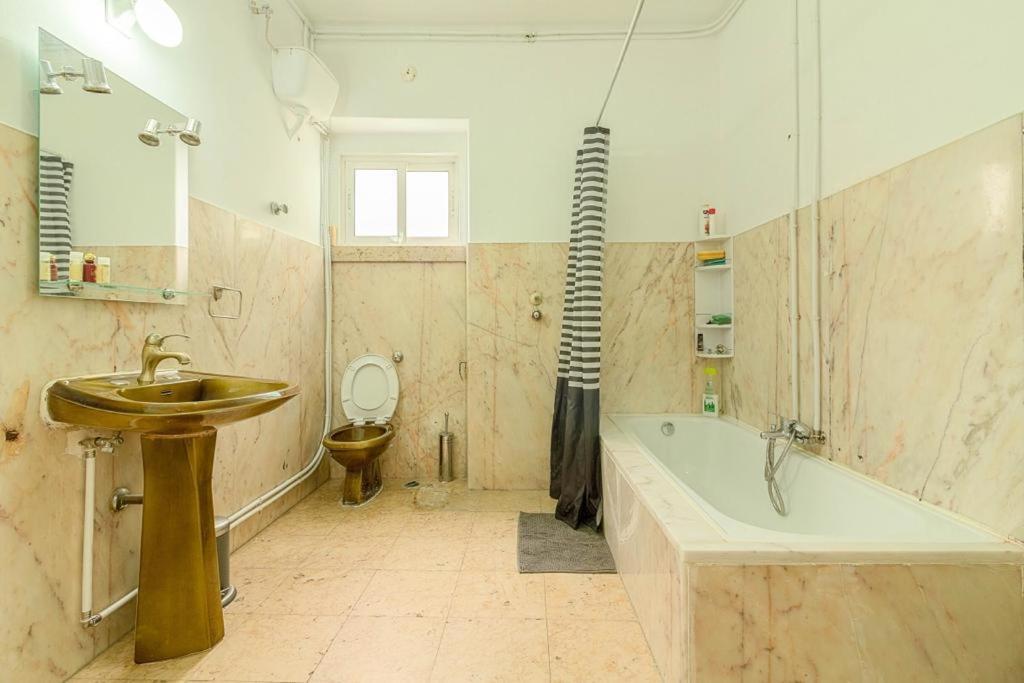 Apartment 3f