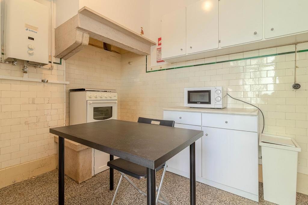 Apartment 3f *